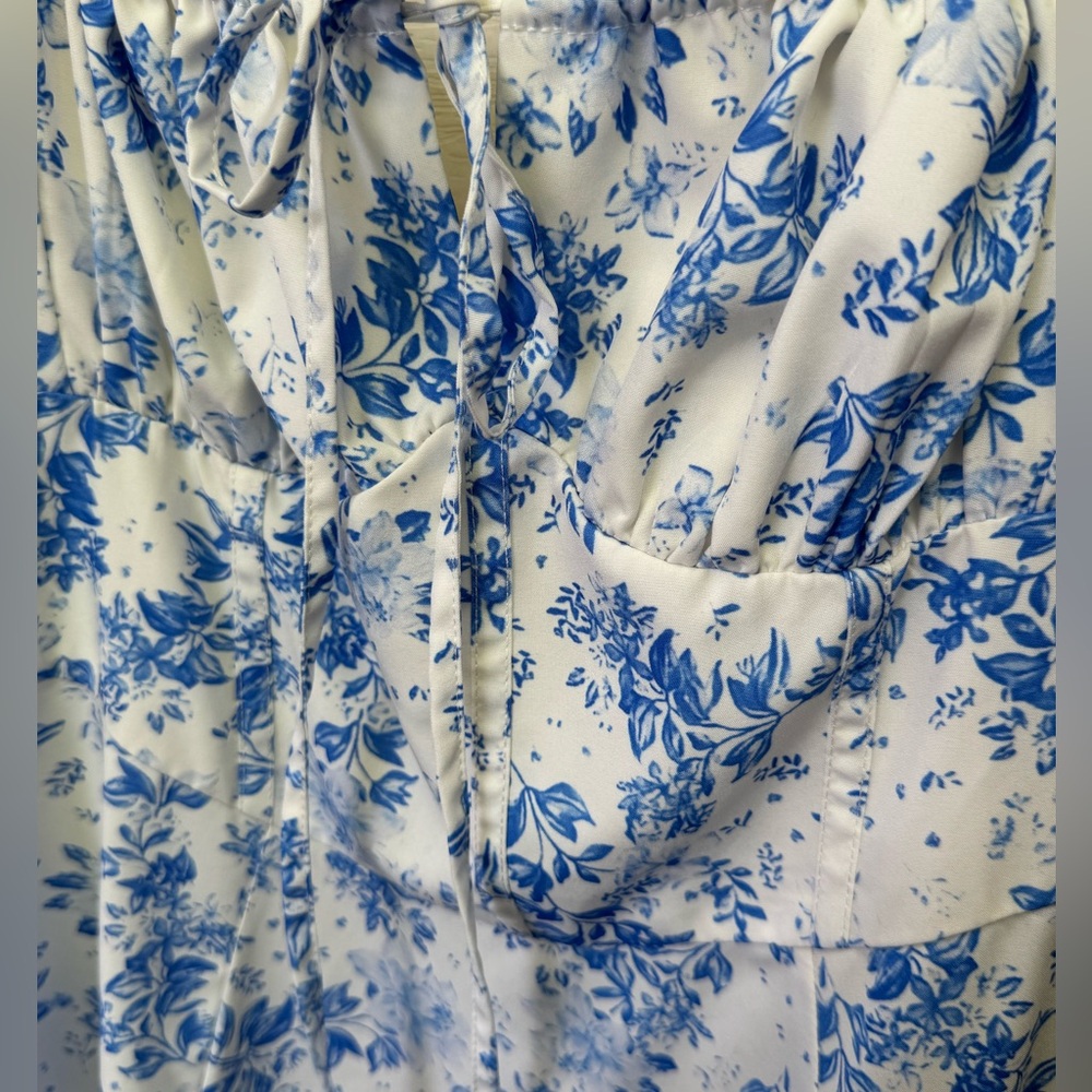 Floral Blue and White Milkmaid Dress size Small/Medium - Picture 9 of 9